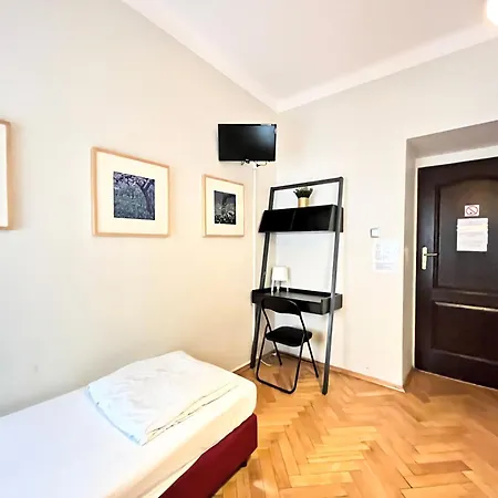 Hostel Helvetia Center And Old Town Warszawa