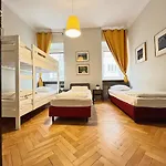 Helvetia - Private In Center Hostel Warsaw
