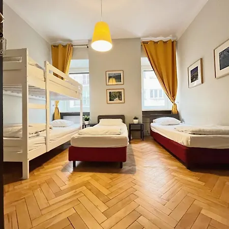 Helvetia Center And Old Town ホステル ワルシャワ