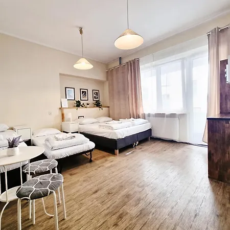 Helvetia - Private In Center אכסניה