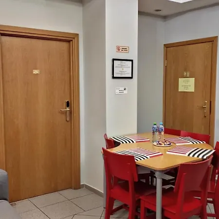 Helvetia - Private In Center And Old Town Hostel *