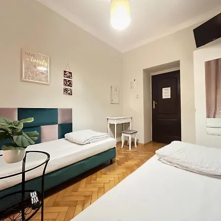 Hostel Helvetia Center And Old Town Varšava