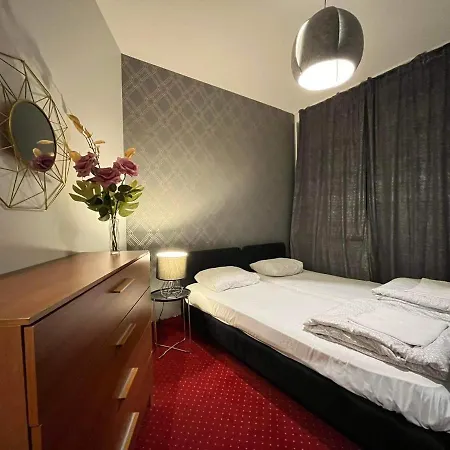 Helvetia - Private In Center And Old Town Hostel Warsaw