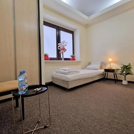 Hostel Helvetia Center And Old Town