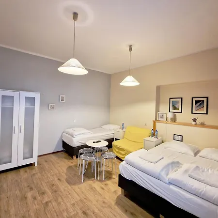 Helvetia Center And Old Town Hostel Varšava