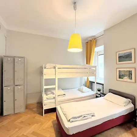 Hostel Helvetia - Private In Center And Old Town Warsaw