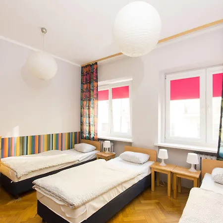 Hostel Helvetia Center And Old Town *