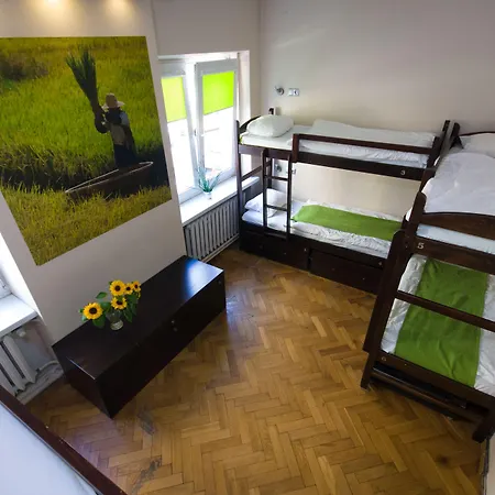 Hostel Helvetia Center And Old Town