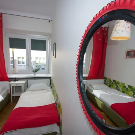 Helvetia Center And Old Town Hostel *