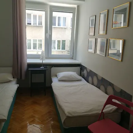 Helvetia Center And Old Town Hostel