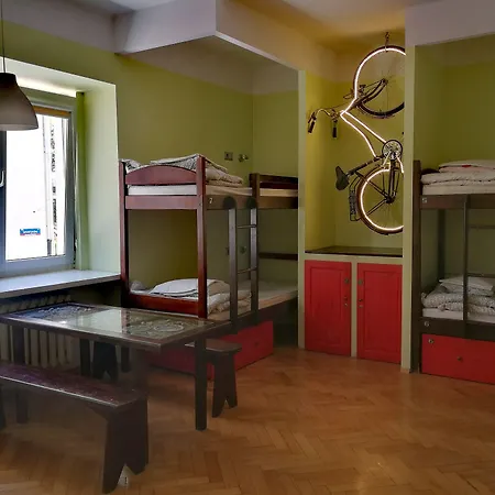 Hostel Helvetia Center And Old Town Varšava