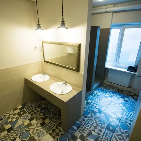 Helvetia Center And Old Town Hostel *