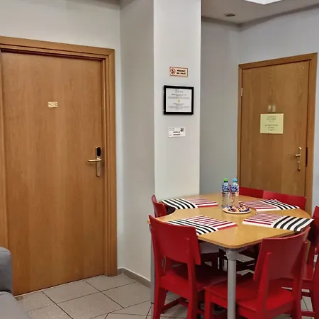 Hostel Helvetia Center And Old Town