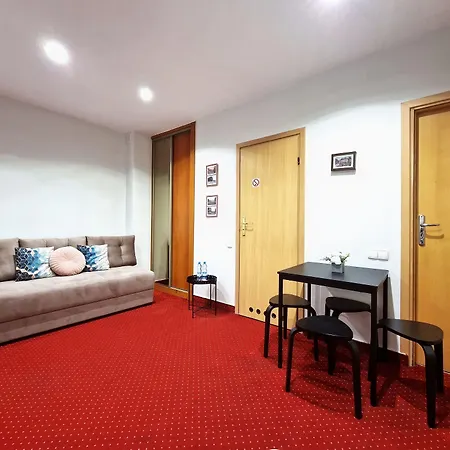 Hostel Helvetia Center And Old Town