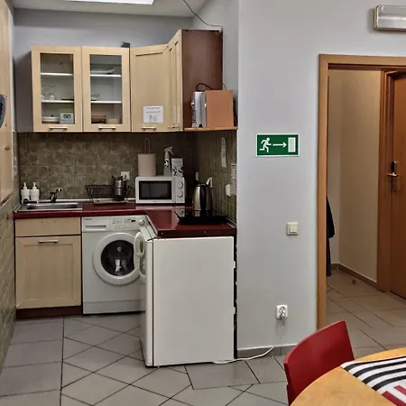 Hostel Helvetia Center And Old Town *