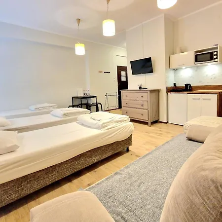 Helvetia Center And Old Town Hostel *