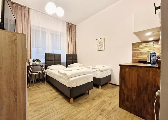 Helvetia Center And Old Town Hostel