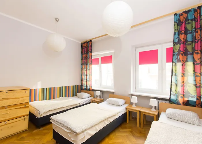 Hostel Helvetia Center And Old Town *