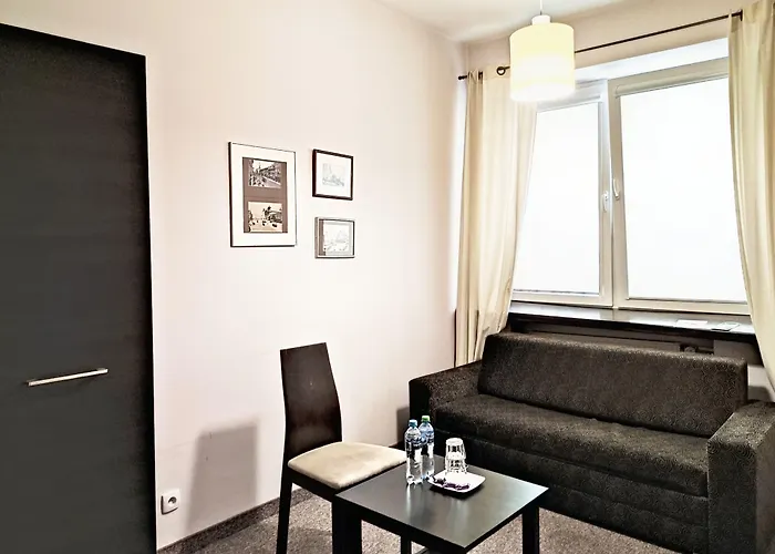 Hostel Helvetia Center And Old Town